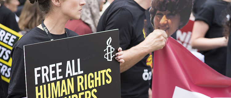 Turqua: Activistas de derechos humanos podran ser condenados a 15 aos en sentencia inminente