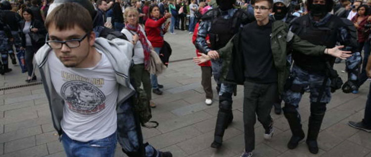 Rusia: Cientos de personas detenidas en represin violenta de protestas pacficas